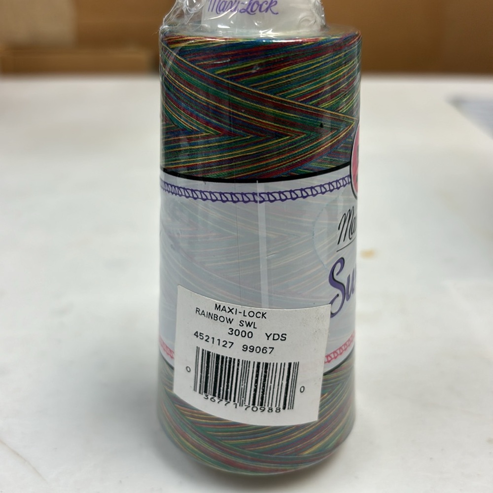 Maxi-lock 2 pack of Serger Thread (5513) - Picture 3 of 5